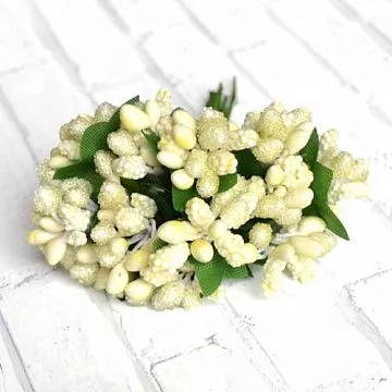 Букетик глянцевых и сахарных ягодок "Кремовый" 