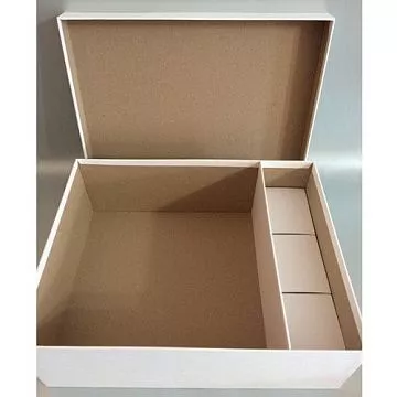 Коробка для альбома 20х20 см с мамиными сокровищами