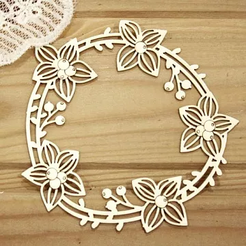 Украшение из чипборда "Венок с цветами и ягодами 4" (Просто небо)