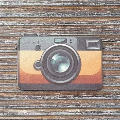 Украшение из цветного чипборда "Фотоаппарат" (Благолис) Украшение из цветного чипборда "Фотоаппарат" (Благолис)