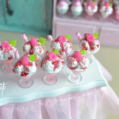 Украшение "Мороженое в креманке" 2х3 см, 1 шт (Югарт)